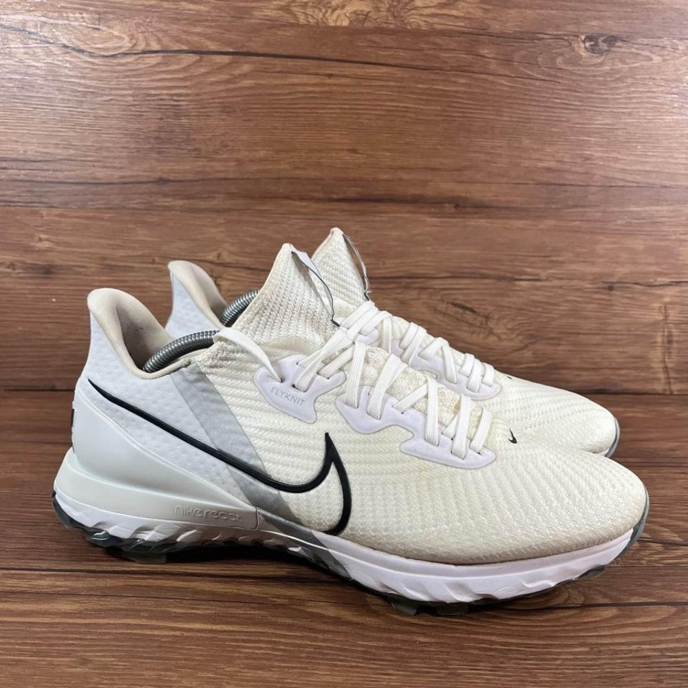 Nike Athletic Shoes in Cream and Black